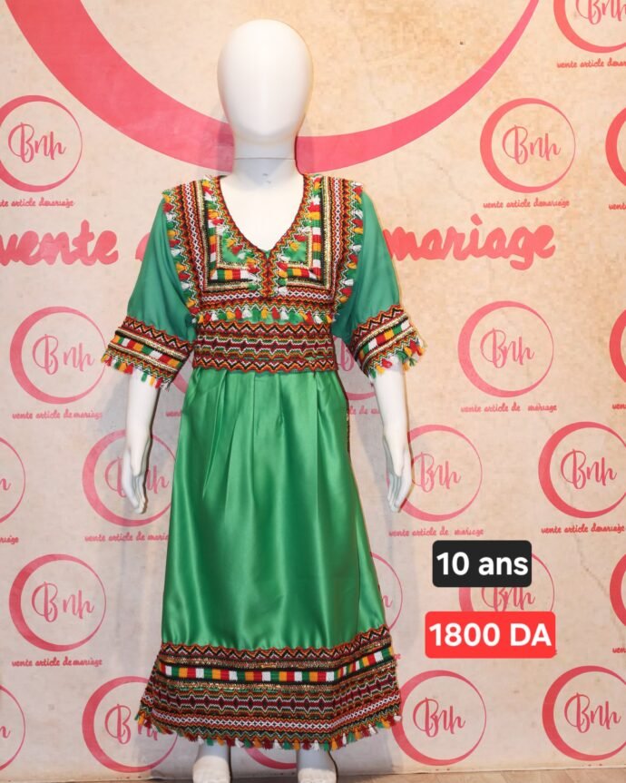 جبة قبايل  المقاس المتوفرة  عامين .4 سنوات .6 سنوات  10 سنوات