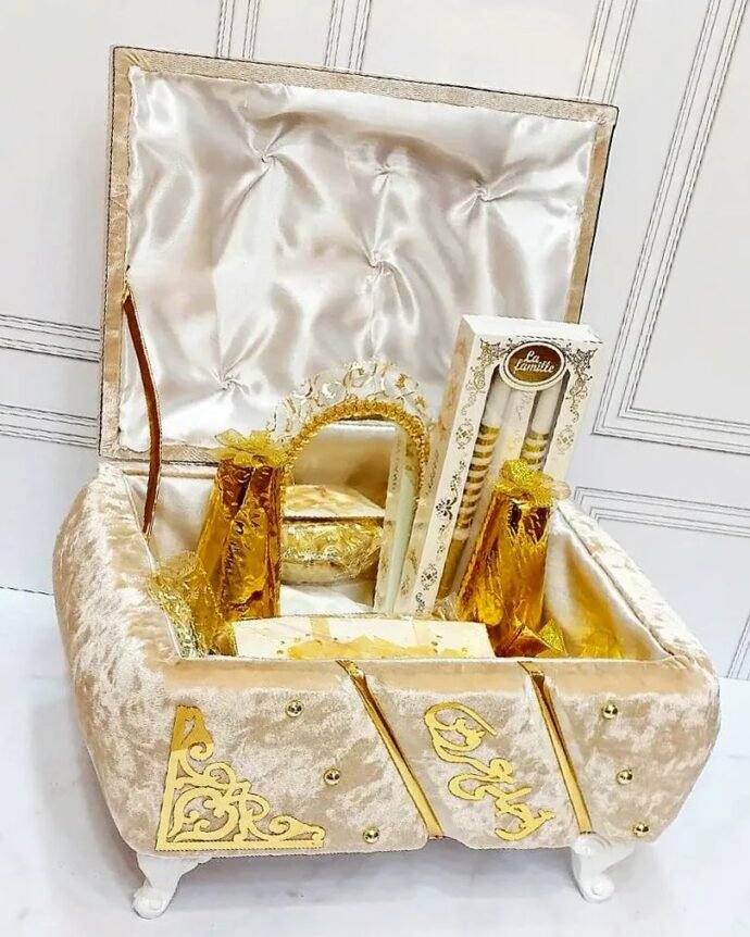 ⁦طبق حنة موديل كوفر اللون Beige بالذهبي دوزان سامبل⁩ - الصورة ⁦2⁩